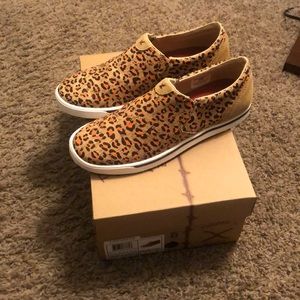 New never worn Twisted X leopard slip on shoes